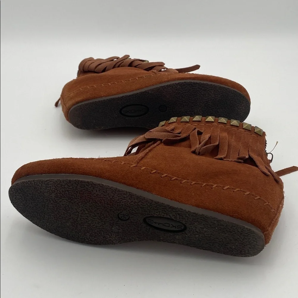 Skechers durable suede